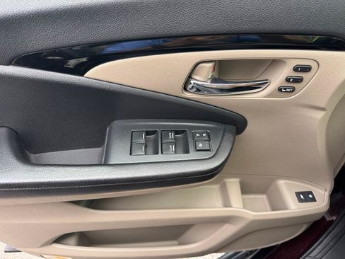 Used 2016 Honda Pilot Touring image 17