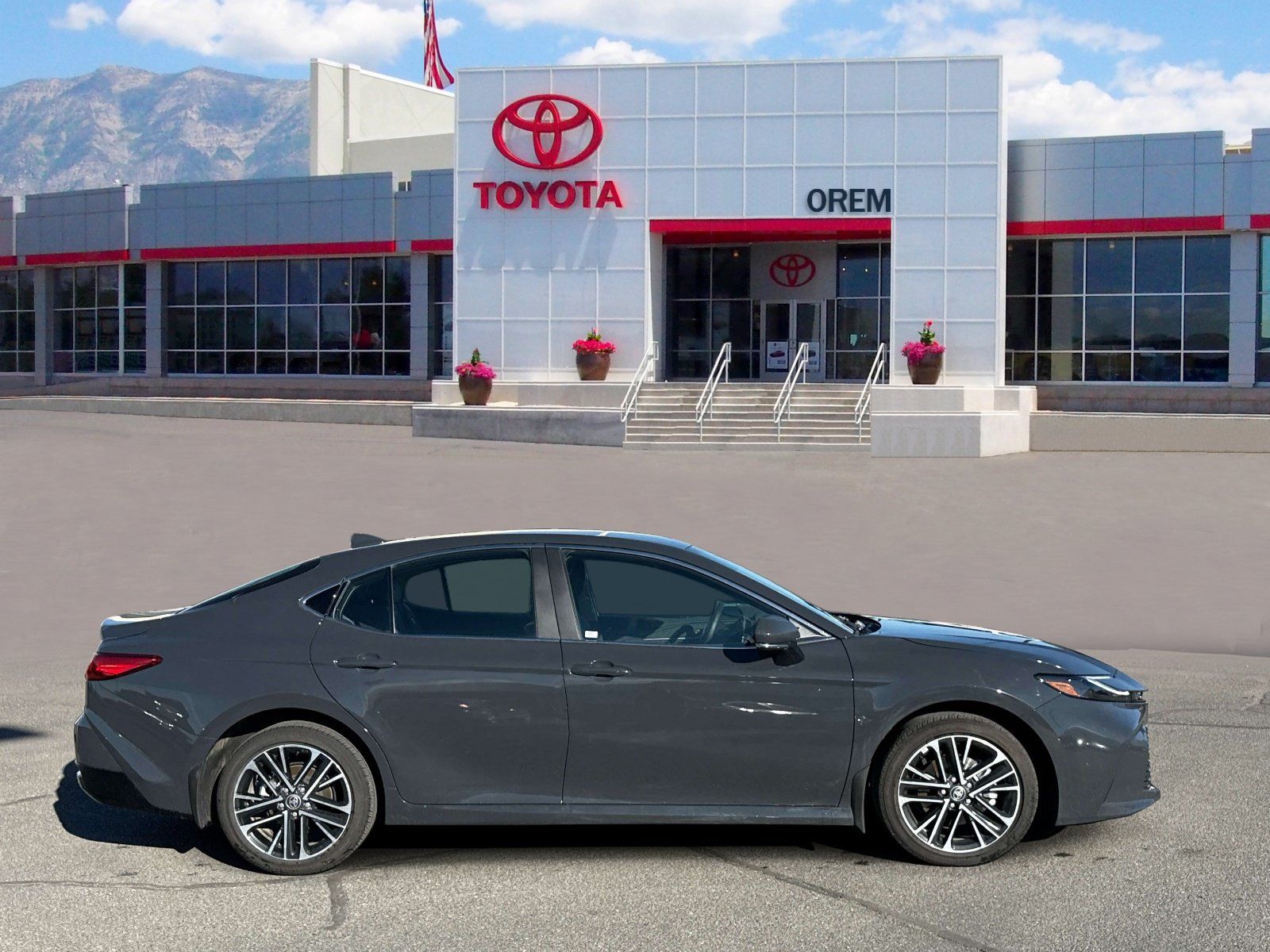 Used 2026 Toyota Camry XLE AWD/4WD image 3