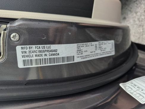 Used 2023 Chrysler Pacifica Touring-L FWD image 30