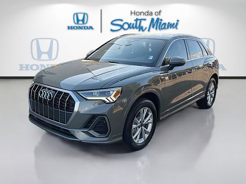 Used 2024 Audi Q3 2.0T Premium image 3