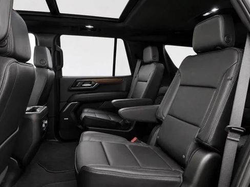 Used 2026 GMC Yukon Denali w/ Sun & Power Step Package AWD/4WD image 15