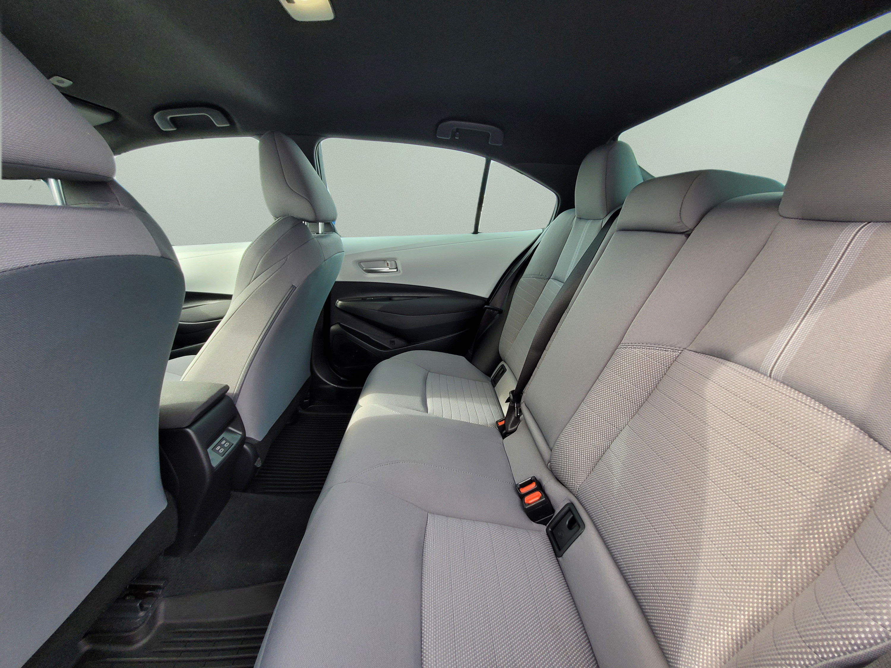 Used 2026 Toyota Corolla SE w/ SE Package FWD image 17