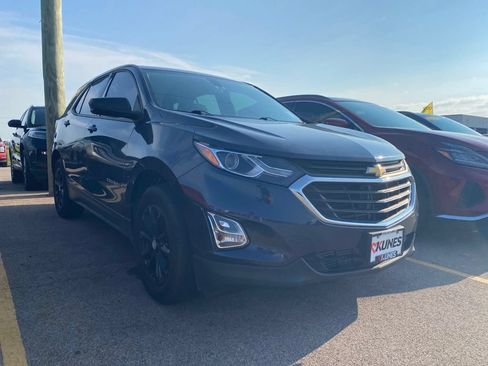Used 2018 Chevrolet Equinox LS FWD image 3