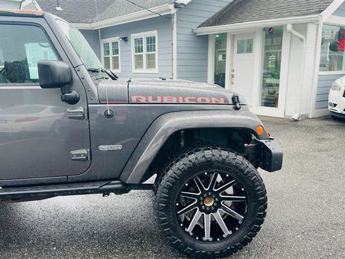 Used 2018 Jeep Wrangler Rubicon AWD/4WD image 9