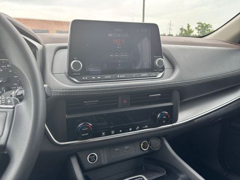 Used 2023 Nissan Rogue SV AWD/4WD image 17