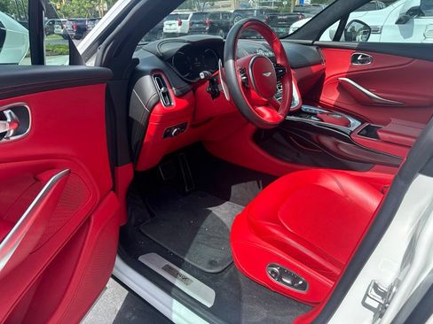 Used 2021 Aston Martin DBX AWD/4WD image 9