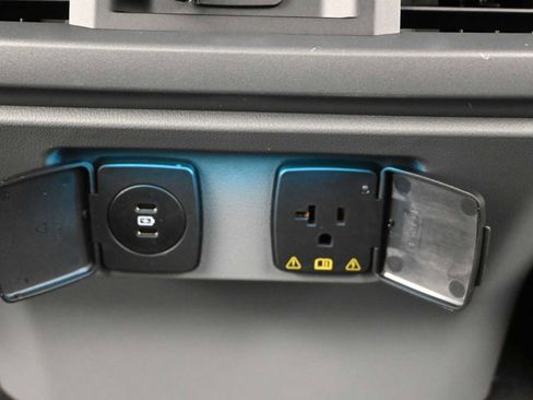 New 2025 Ford F150 Lariat w/ Equipment Group 502A High image 16