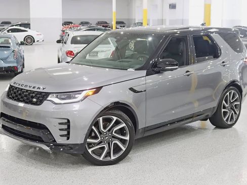 Used 2024 Land Rover Discovery Dynamic SE AWD/4WD image 7