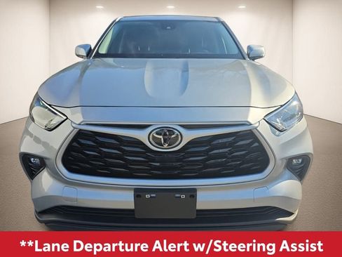 Used 2024 Toyota Highlander LE image 10