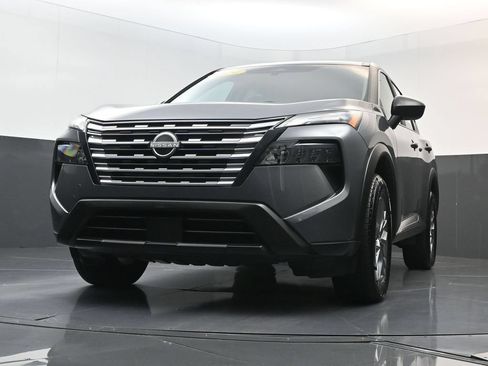 Used 2024 Nissan Rogue S AWD/4WD image 27