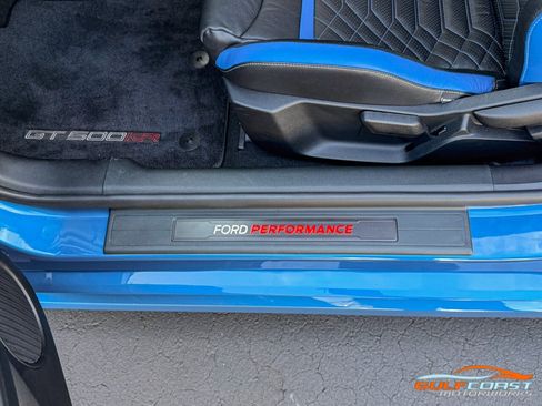 Used 2020 Ford Mustang Shelby GT500 w/ Carbon Fiber Track Pack image 31