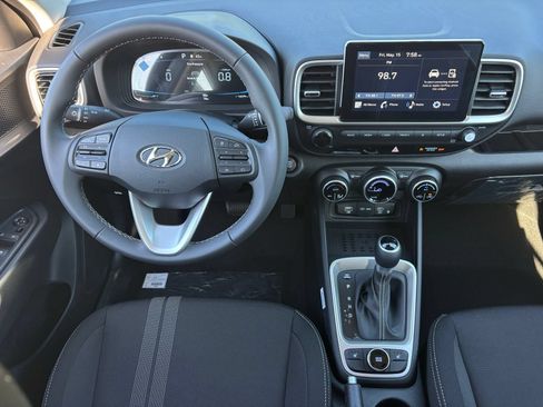 Used 2026 Hyundai Venue SEL FWD image 23