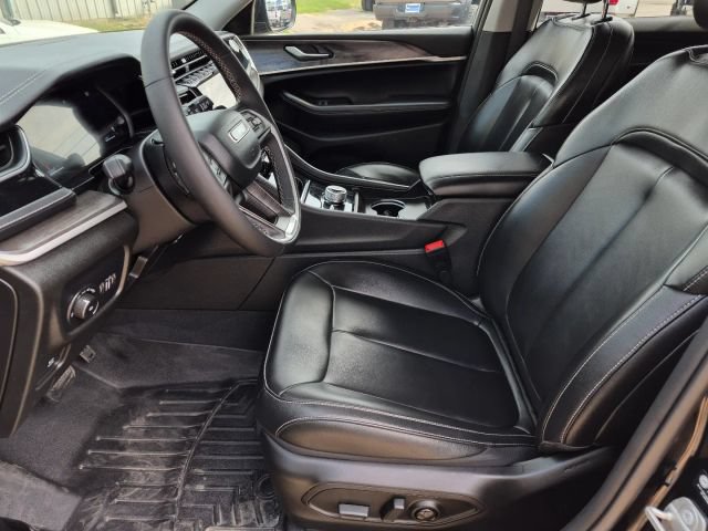 Used 2023 Jeep Grand Cherokee Limited AWD/4WD image 8