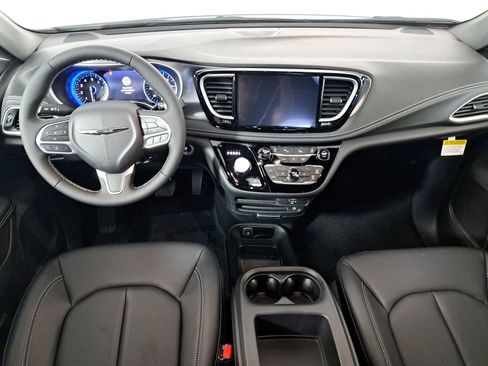 New 2026 Chrysler Pacifica Select image 14