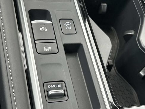 New 2026 Nissan Pathfinder SV FWD image 33