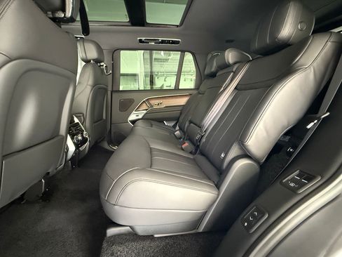 New 2026 Land Rover Range Rover Long Wheelbase SE AWD/4WD image 13