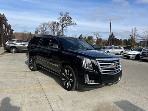 Used 2020 Cadillac Escalade ESV Platinum image 4