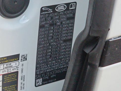 New 2026 Land Rover Range Rover Velar Dynamic SE AWD/4WD image 37
