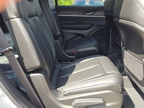 New 2025 Jeep Grand Cherokee L Limited w/ MOPAR Finishing Package image 10