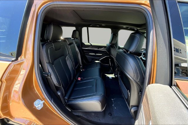 New 2026 Jeep Grand Cherokee Limited AWD/4WD image 10