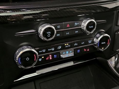 Used 2025 Ford F150 Lariat w/ Equipment Group 501A Mid image 17