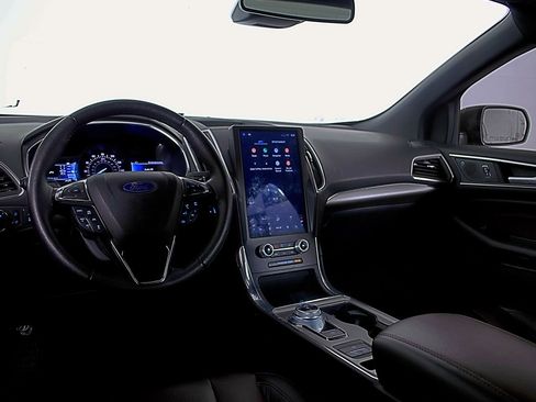 Used 2021 Ford Edge Titanium w/ Equipment Group 301A FWD image 13