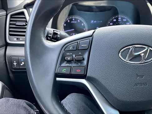 Used 2017 Hyundai Tucson SE Plus AWD/4WD image 9