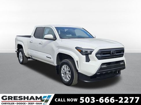 Used 2025 Toyota Tacoma SR5 AWD/4WD image 1