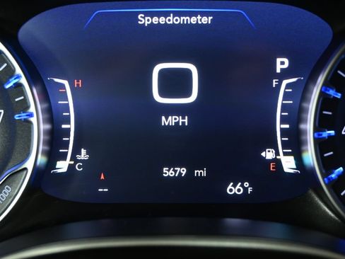 Used 2024 Chrysler Pacifica Touring-L AWD/4WD image 26
