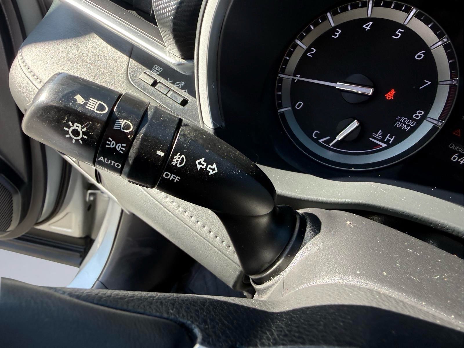 Used 2021 Toyota Highlander XSE AWD/4WD image 32