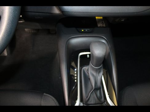 Used 2025 Toyota Corolla LE w/ LE Premium Package FWD image 25