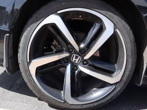 Used 2018 Honda Accord Sport image 16