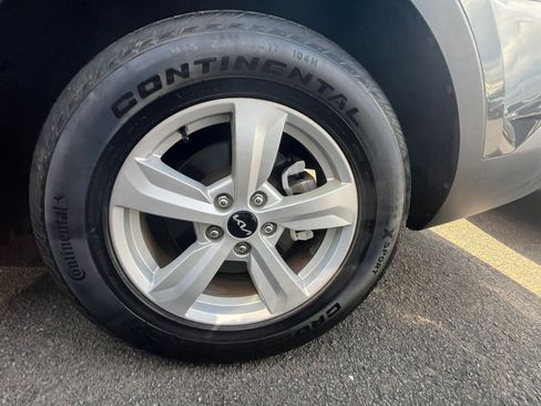 Used 2023 Kia Sorento LX FWD image 31