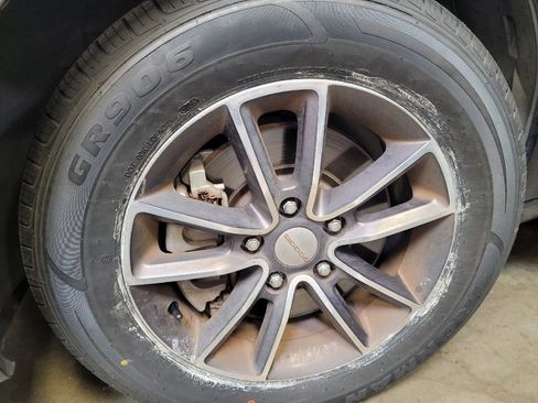 Used 2017 Dodge Grand Caravan SXT image 31