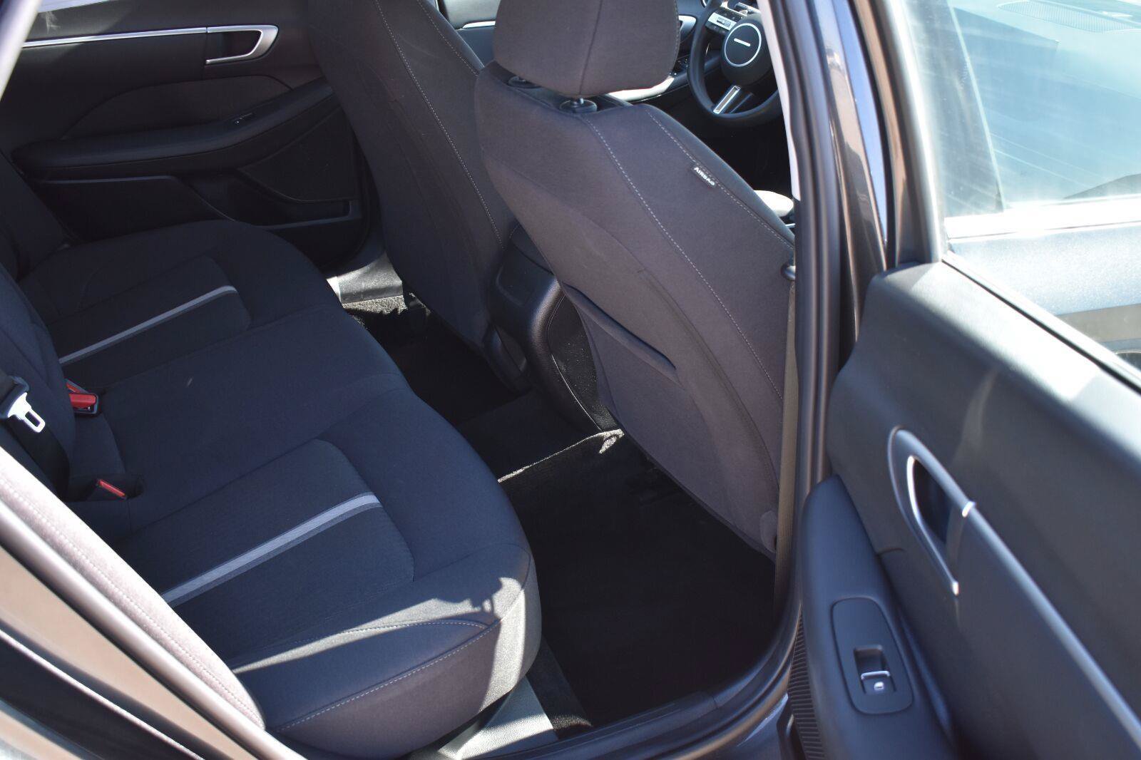 Used 2025 Hyundai Sonata SEL FWD image 17