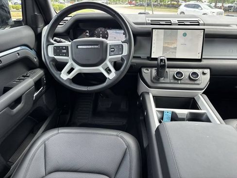 Used 2025 Land Rover Defender 110 S AWD/4WD image 17