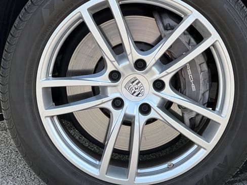 Certified 2023 Porsche Cayenne AWD/4WD image 14
