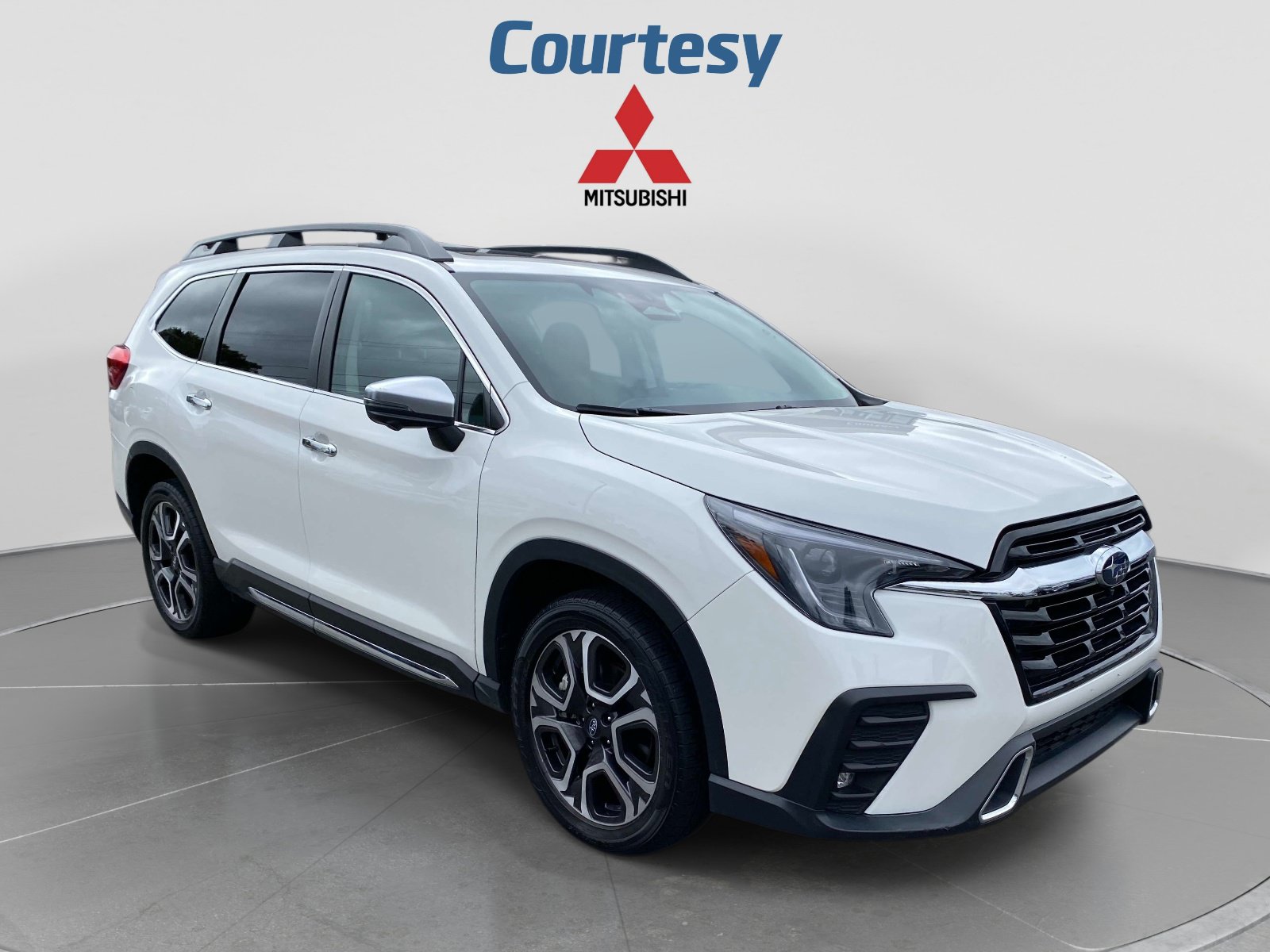 Used 2023 Subaru Ascent Touring AWD/4WD image 9