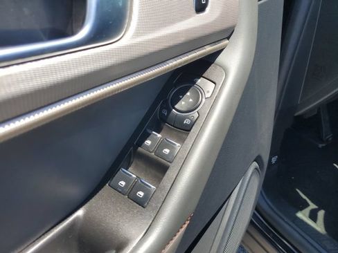 Used 2025 Ford Explorer Active RWD image 20