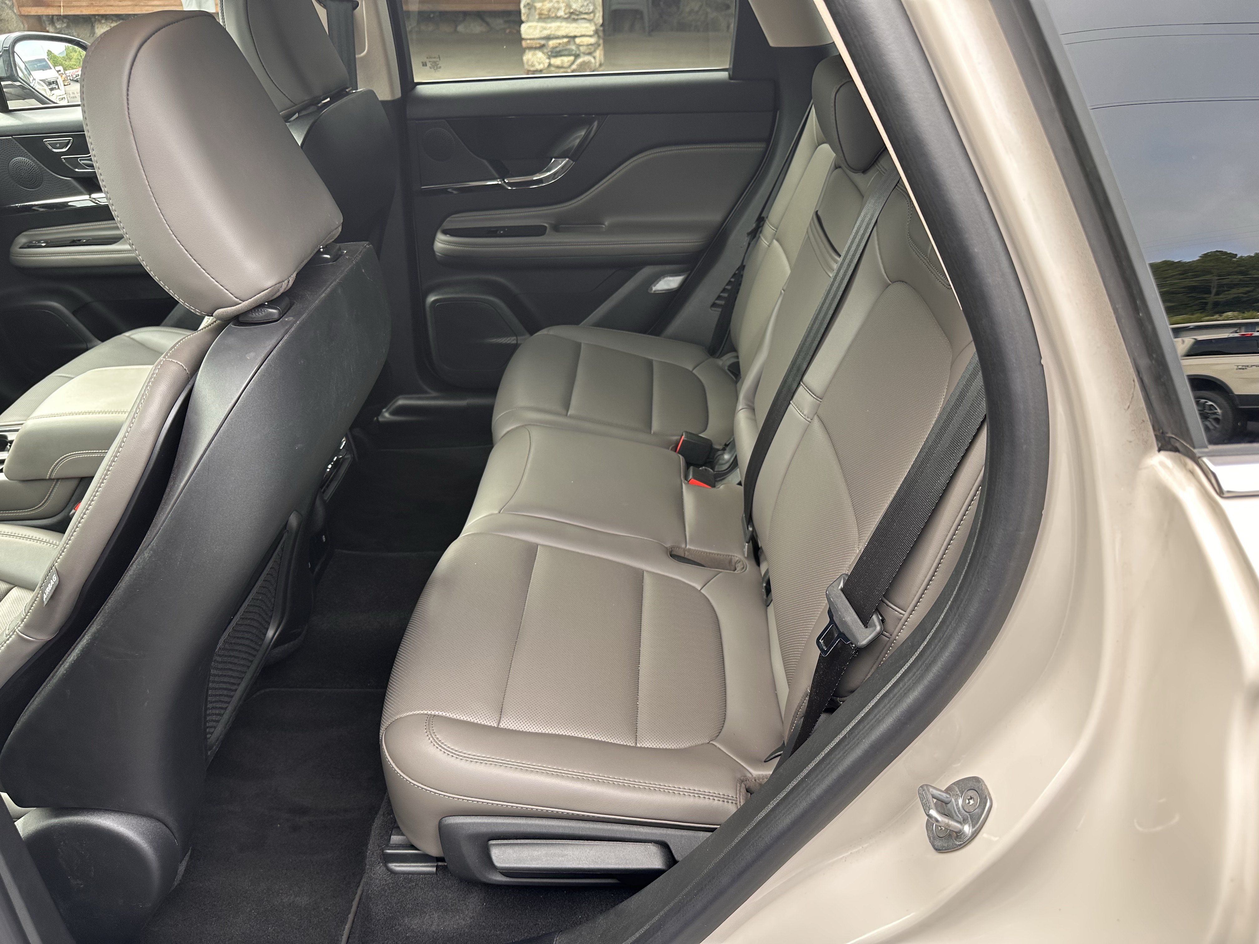 Used 2024 Lincoln Corsair AWD w/ Equipment Group 101A image 14