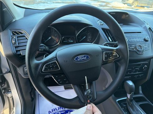 Used 2017 Ford Escape SE image 19