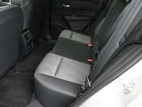 Used 2025 Nissan Rogue SV AWD/4WD image 29