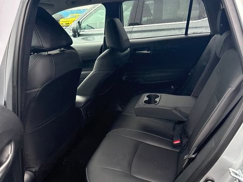 Used 2025 Toyota Corolla Cross XLE FWD image 6