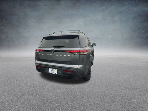 Used 2024 Nissan Pathfinder SV image 21