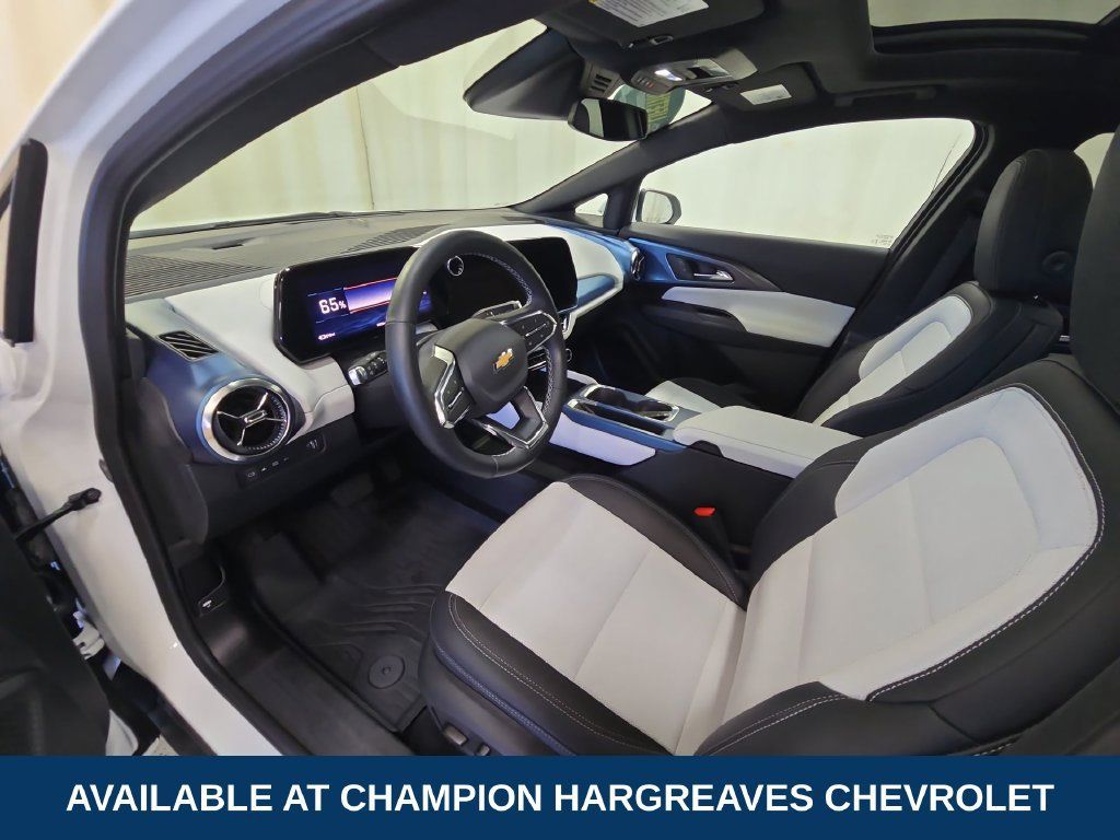 Used 2025 Chevrolet Equinox EV LT w/ Convenience Package AWD/4WD image 13