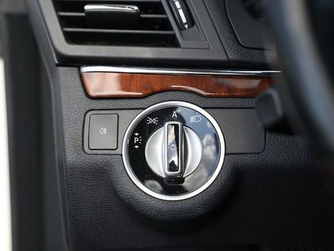 Used 2011 Mercedes-Benz E 550 Cabriolet w/ Premium 2 Pkg image 48