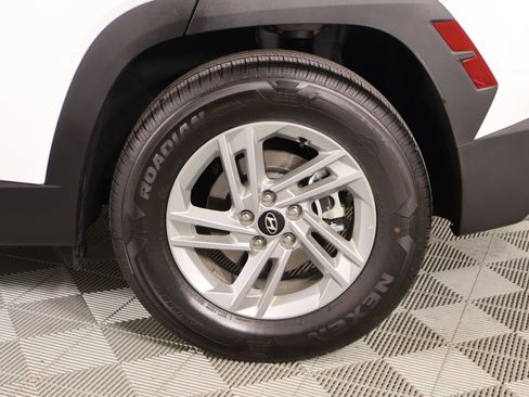 Certified 2025 Hyundai Tucson SE image 17