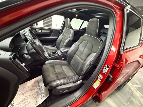 Used 2021 Volvo XC40 T5 R-Design AWD/4WD image 10