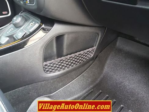 Used 2017 Jeep Compass Limited AWD/4WD image 38