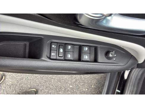 Used 2022 Jeep Compass Limited w/ Sun and Sound Group AWD/4WD image 12
